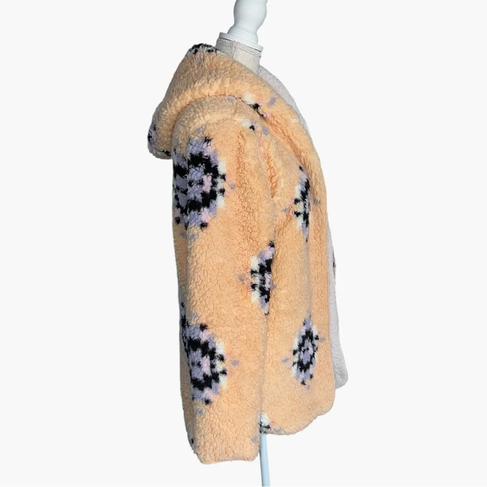 🌻Urban Outfitters Carmella Oversized Reversible Sherpa Jacket Size XS/S